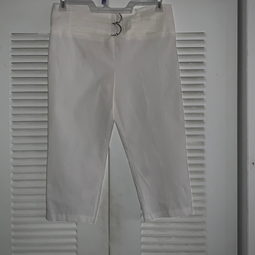 Off White Capris